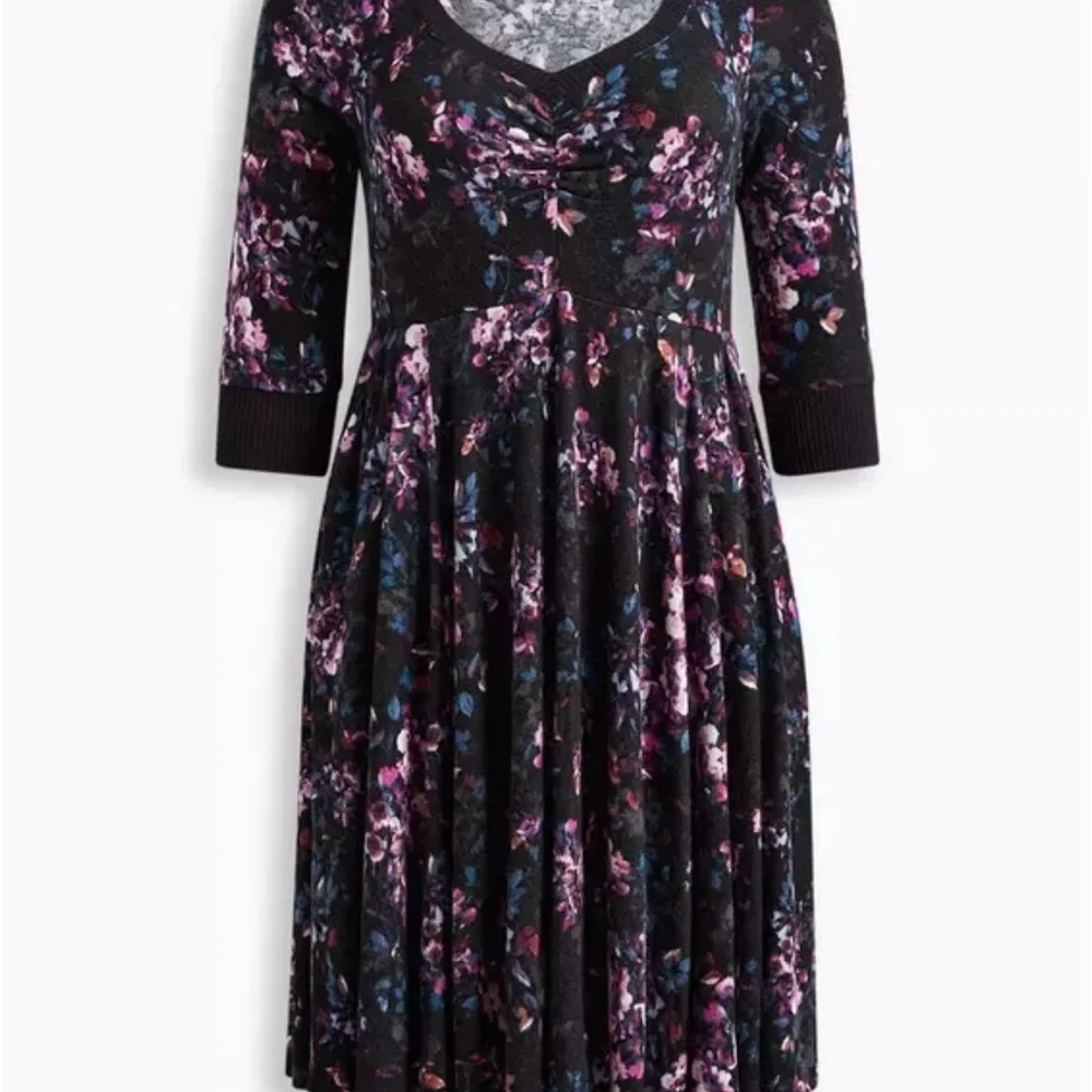 Torrid Mini Supersoft Push V-Neck Skater Dress Sz 10 - Picture 3 of 7